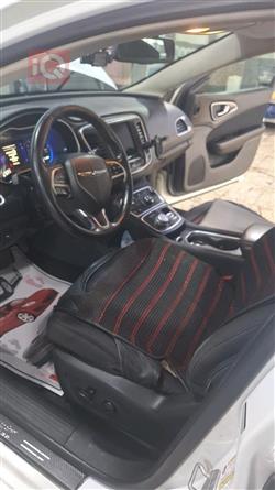 كرايسلر 200